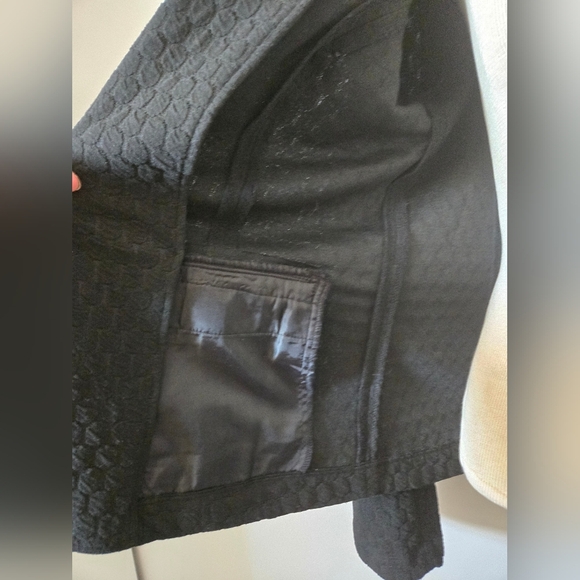 PORRIDGE ANTHROPOLOGIE Women's Black Textured Blazer.  Size Medium - Picture 7 of 12